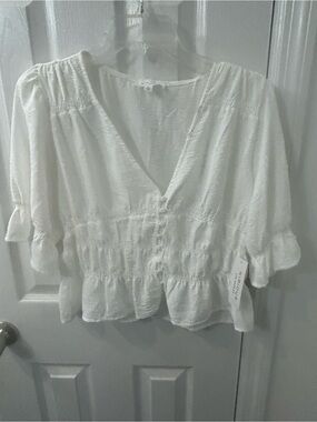 Women's White cropped Blouse - Lightweight V-Neck Top
